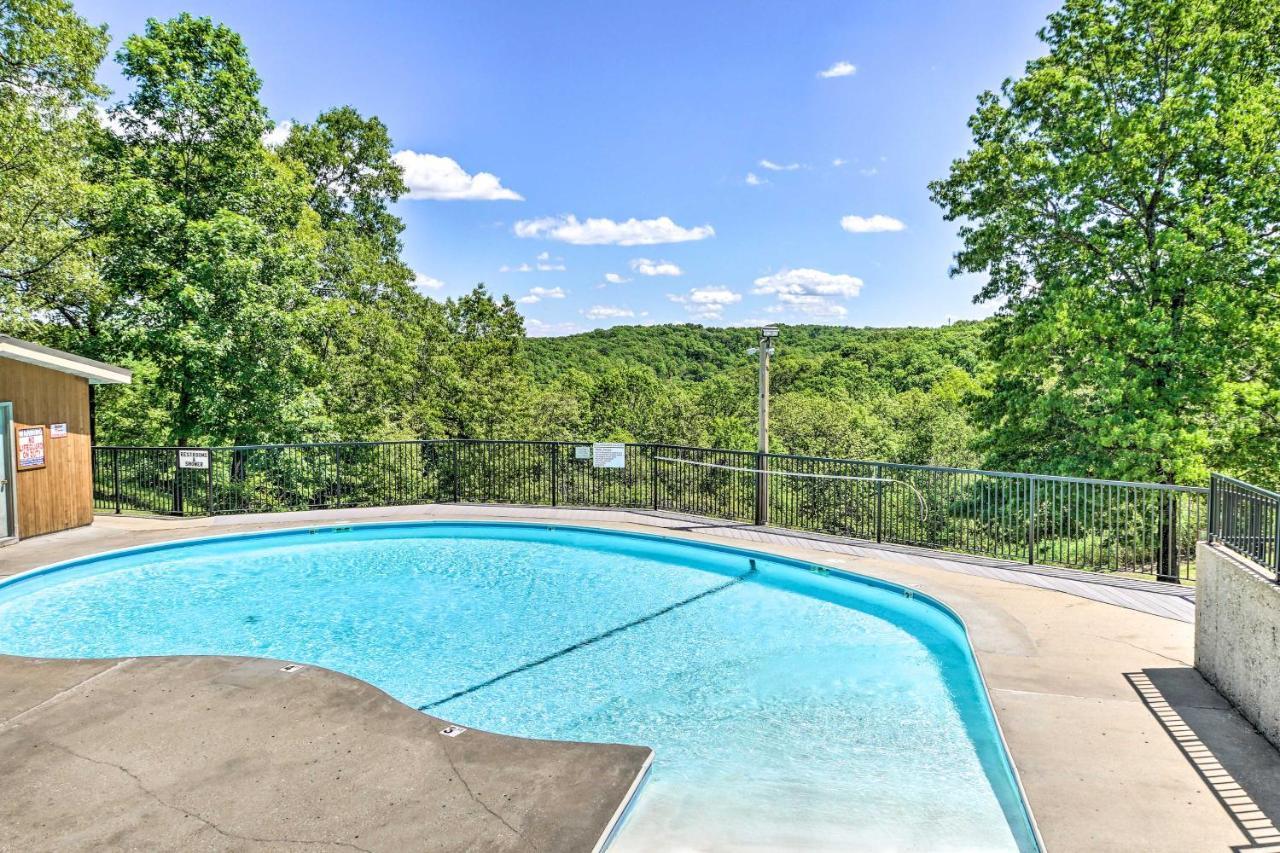 Inviting Branson West Condo With Pool Access Екстер'єр фото