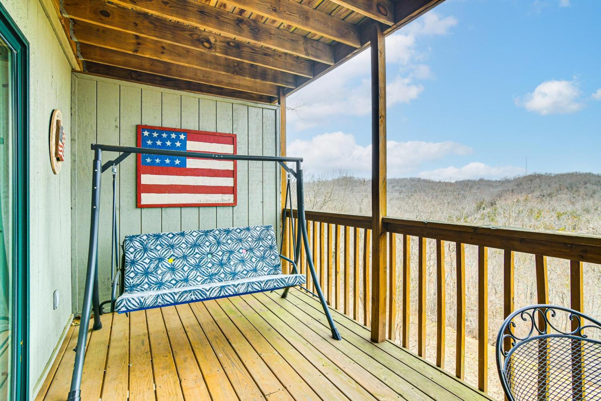 Inviting Branson West Condo With Pool Access Екстер'єр фото