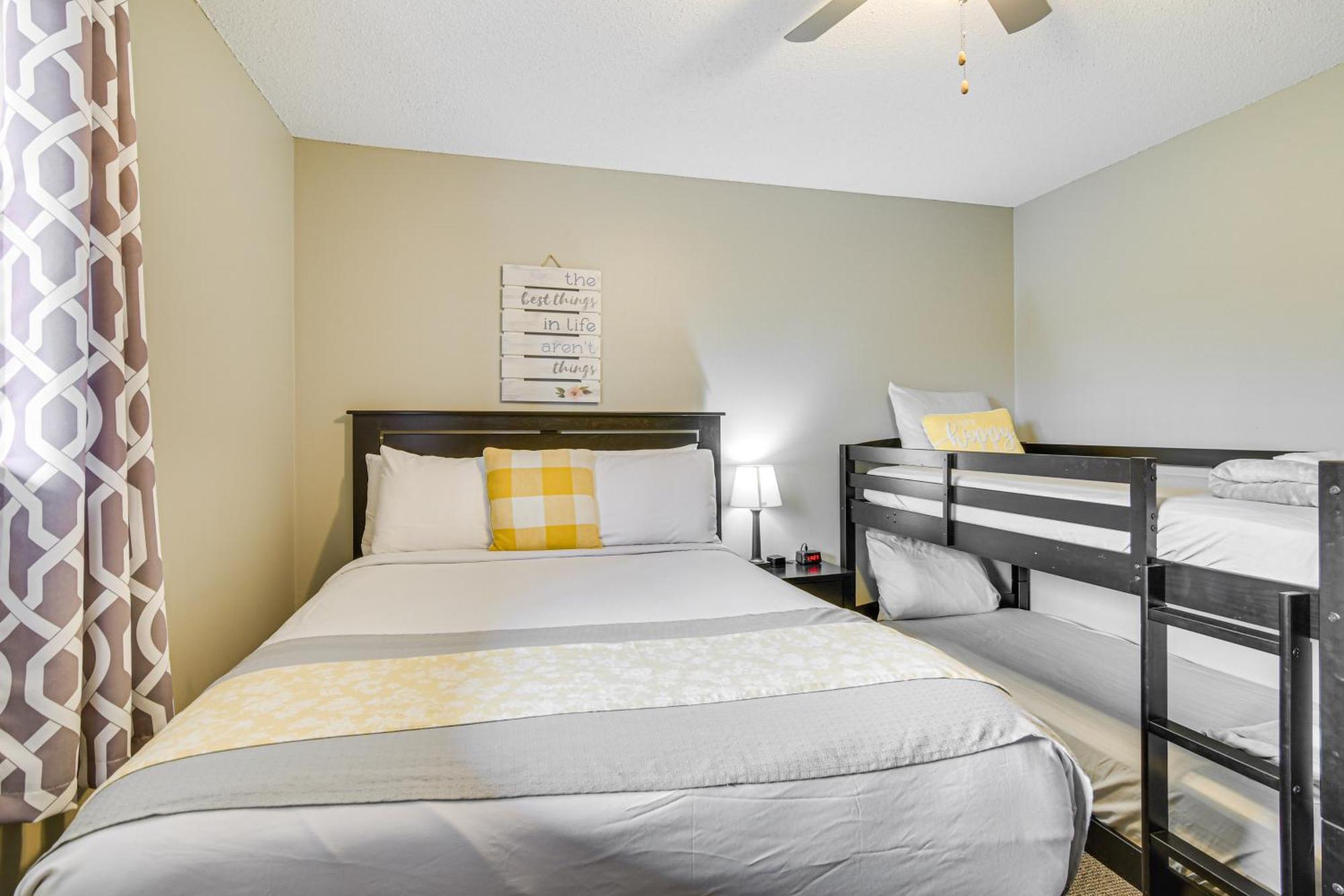 Inviting Branson West Condo With Pool Access Екстер'єр фото