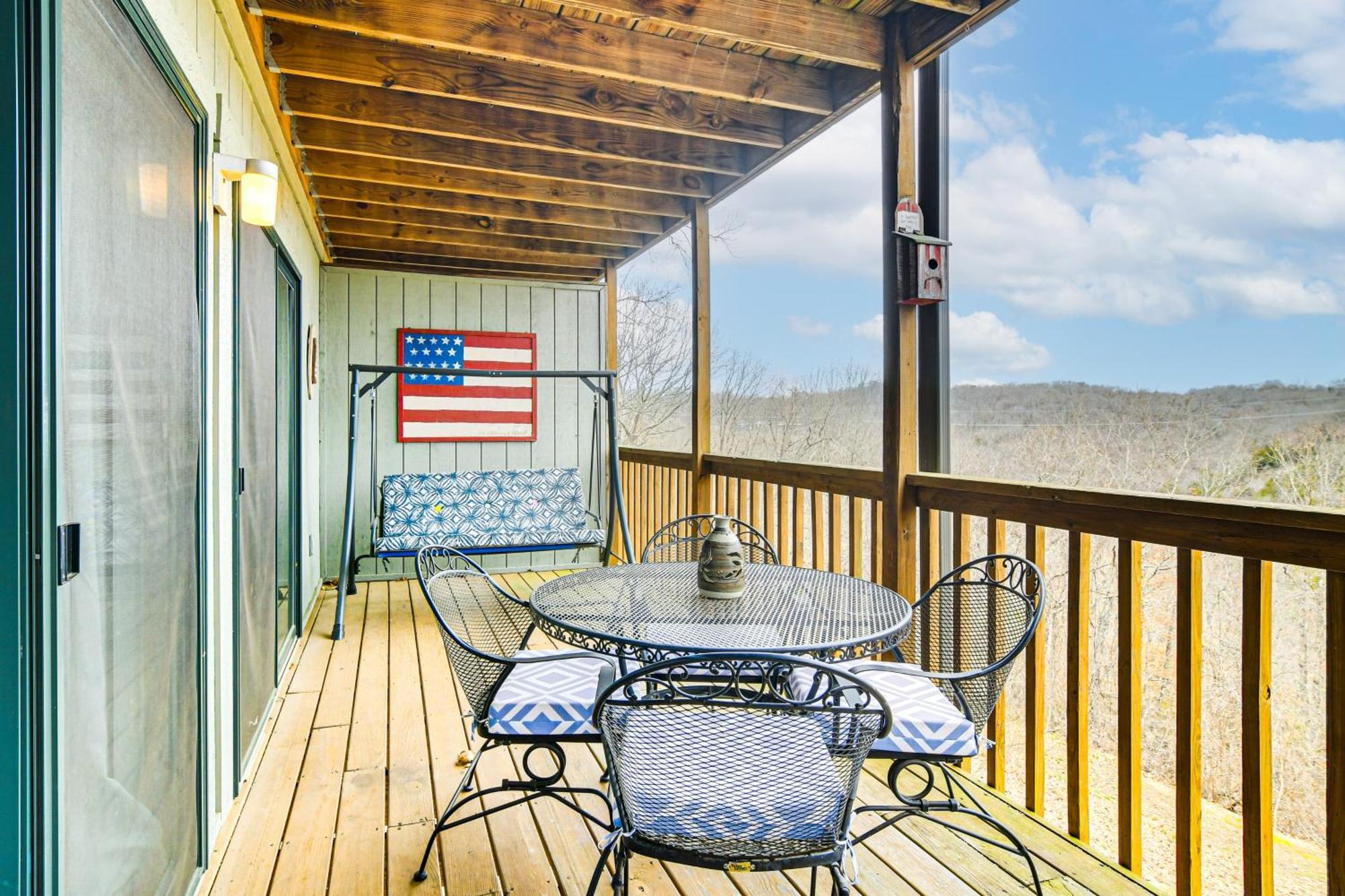 Inviting Branson West Condo With Pool Access Екстер'єр фото