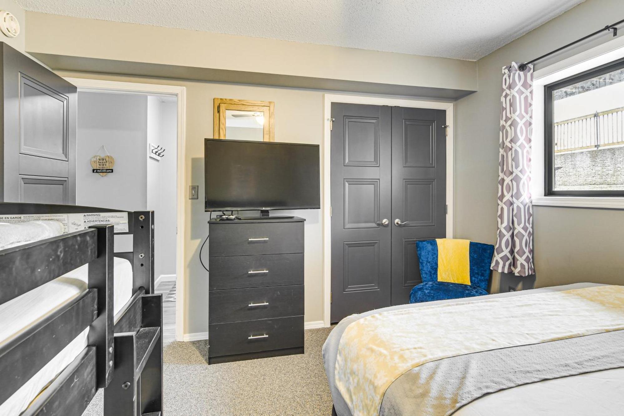Inviting Branson West Condo With Pool Access Екстер'єр фото