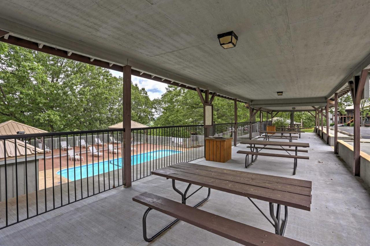 Inviting Branson West Condo With Pool Access Екстер'єр фото
