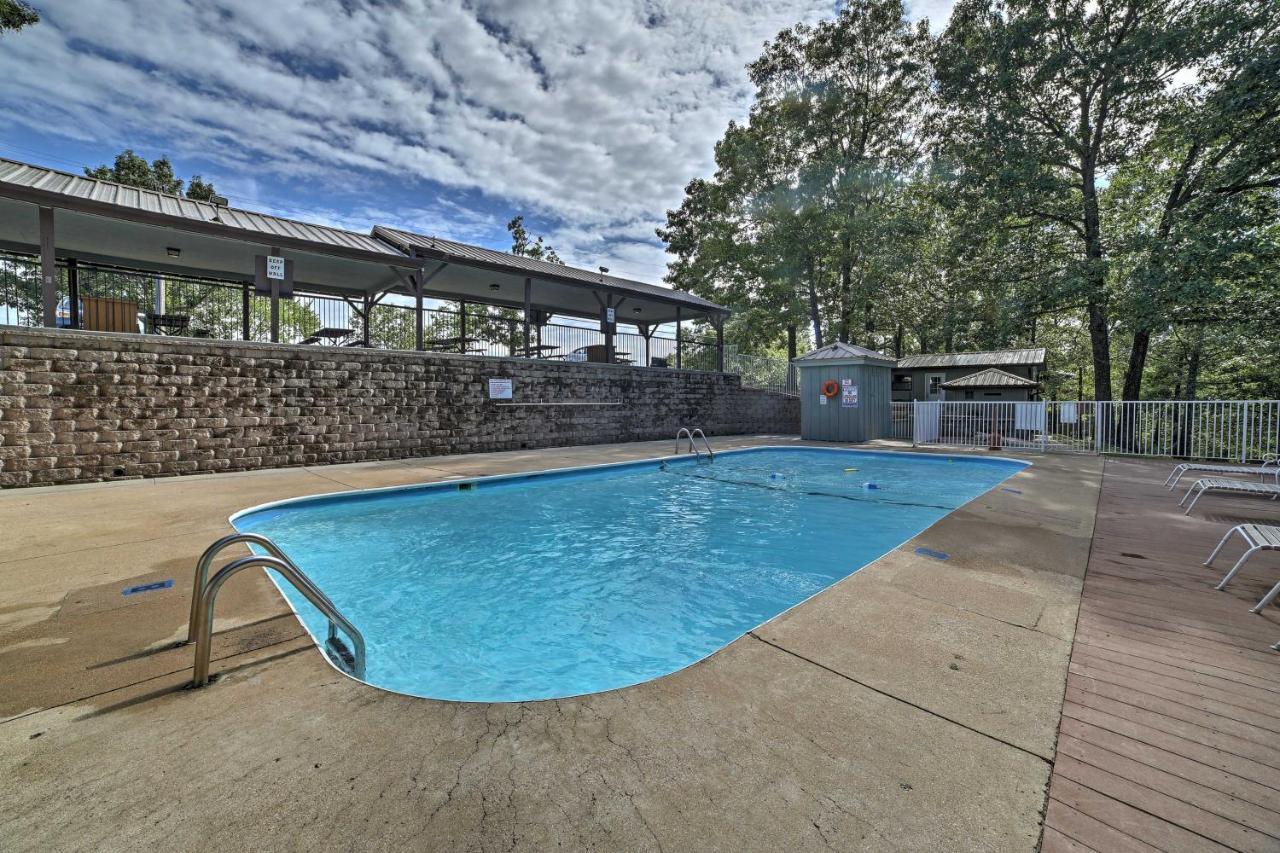Inviting Branson West Condo With Pool Access Екстер'єр фото